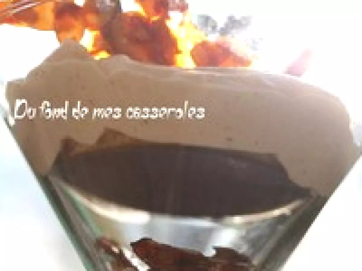 Mousse de marron suspendue sur son biscuit aux amandes - photo 3