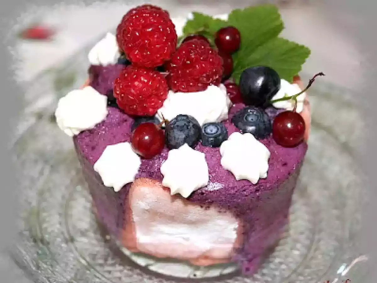 MOUSSE DE MYRTILLES AU MASCARPONE ET CHARLOTTINE