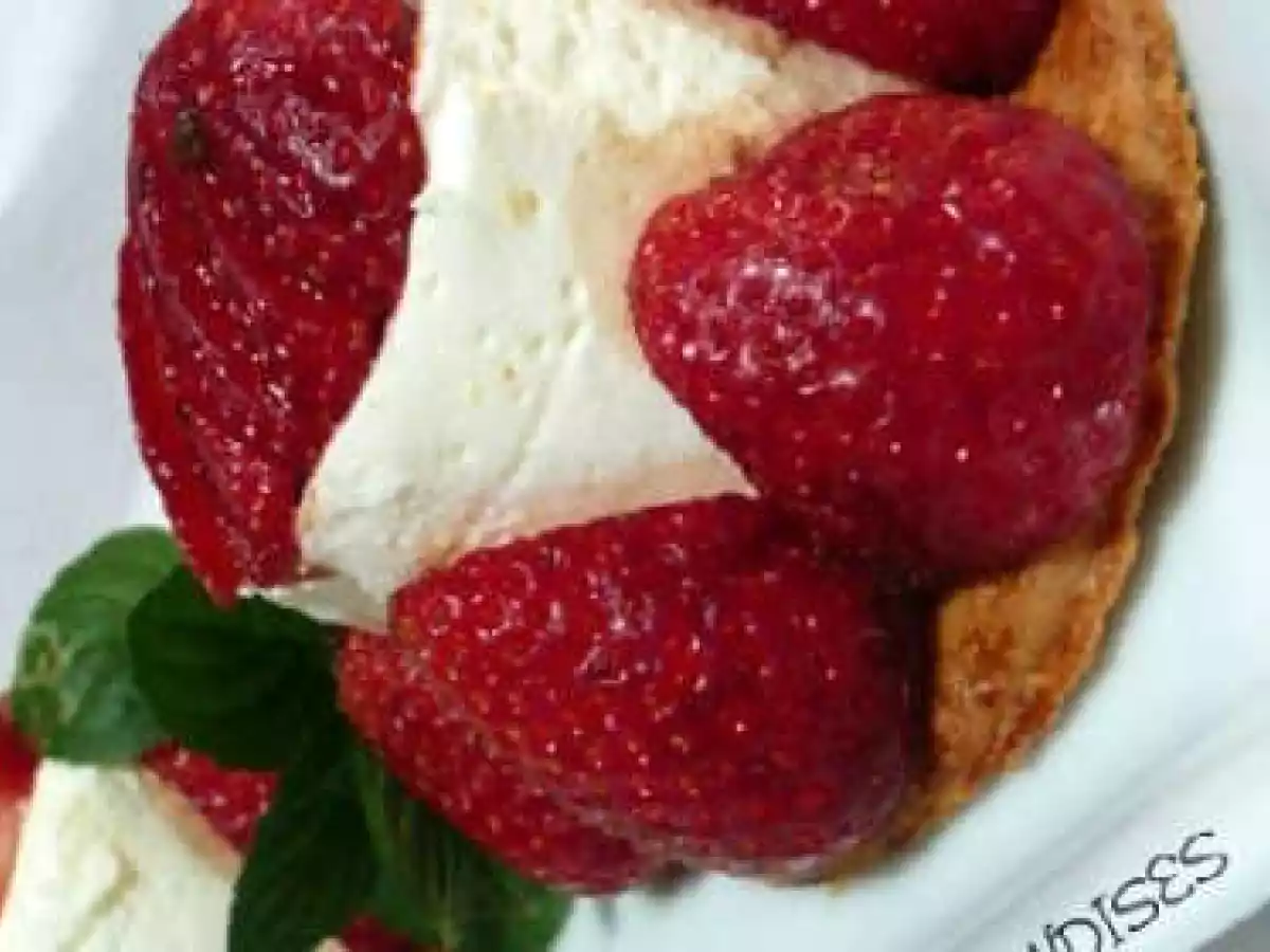 Mousse de petit-suisse sur sablé breton et fraises au balsamique - photo 3