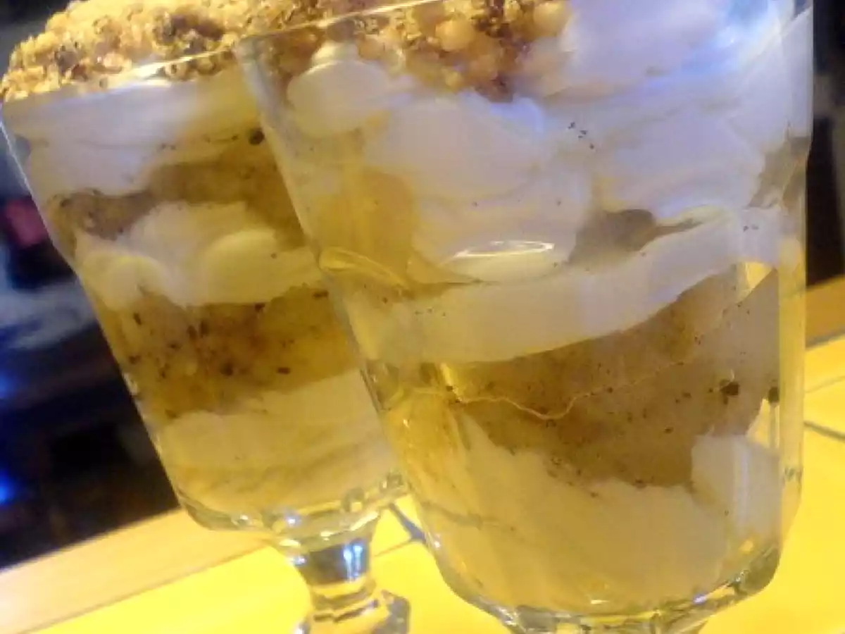 Mousse de Petits Suisses à la Poire Vanillée et son Crumble de Palets Bretons