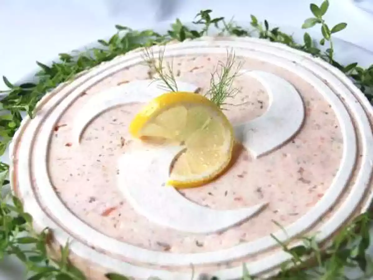Mousse de saumon fumé, aneth