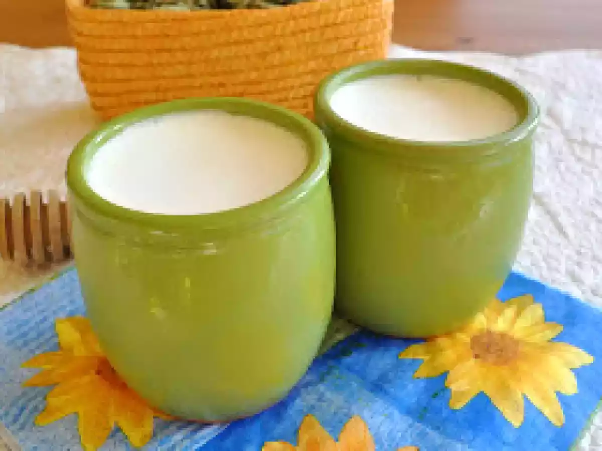 Mousse de yaourt grec au miel et au tilleul