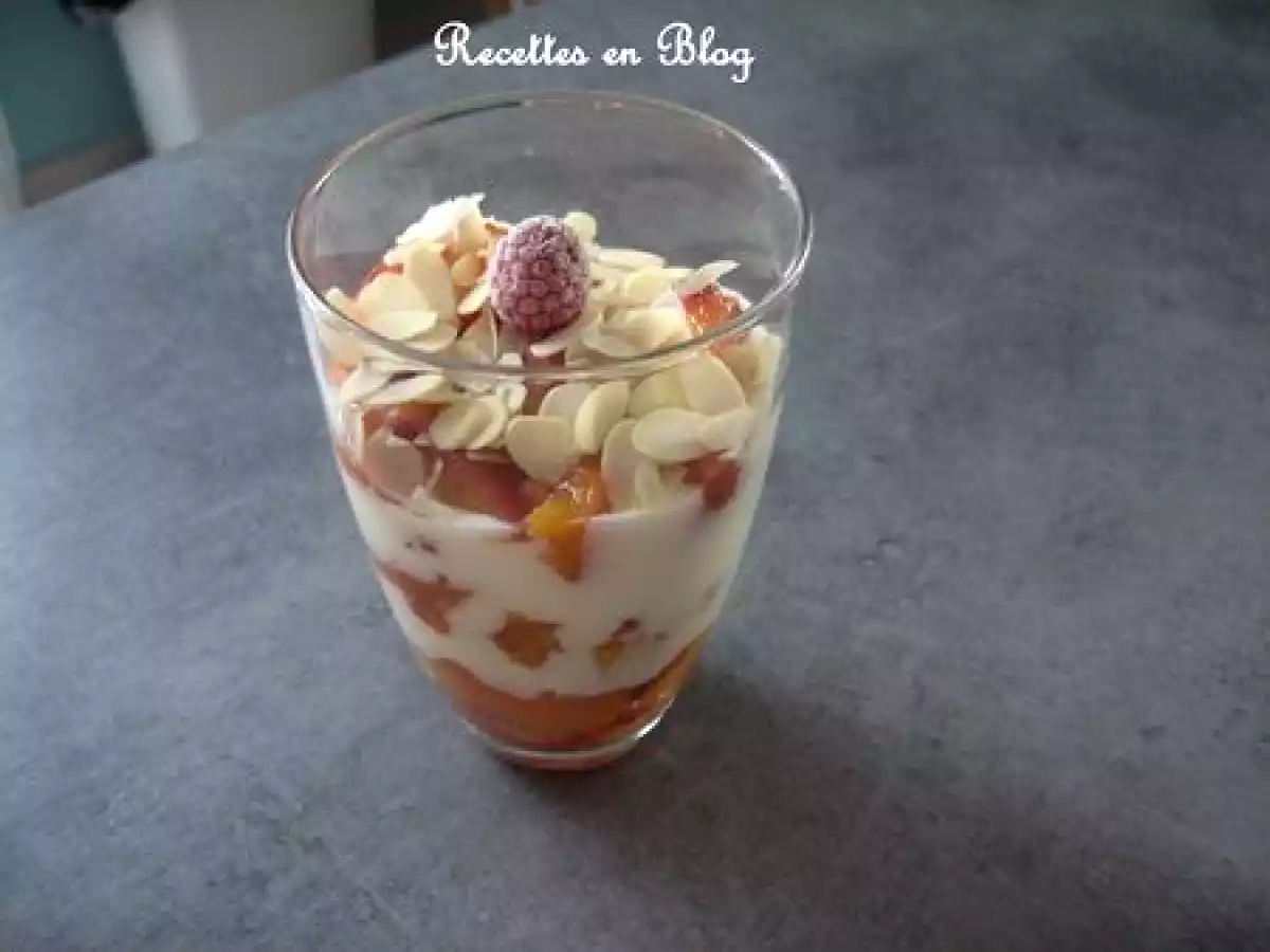 MOUSSE DE YAOURTS AUX PECHES