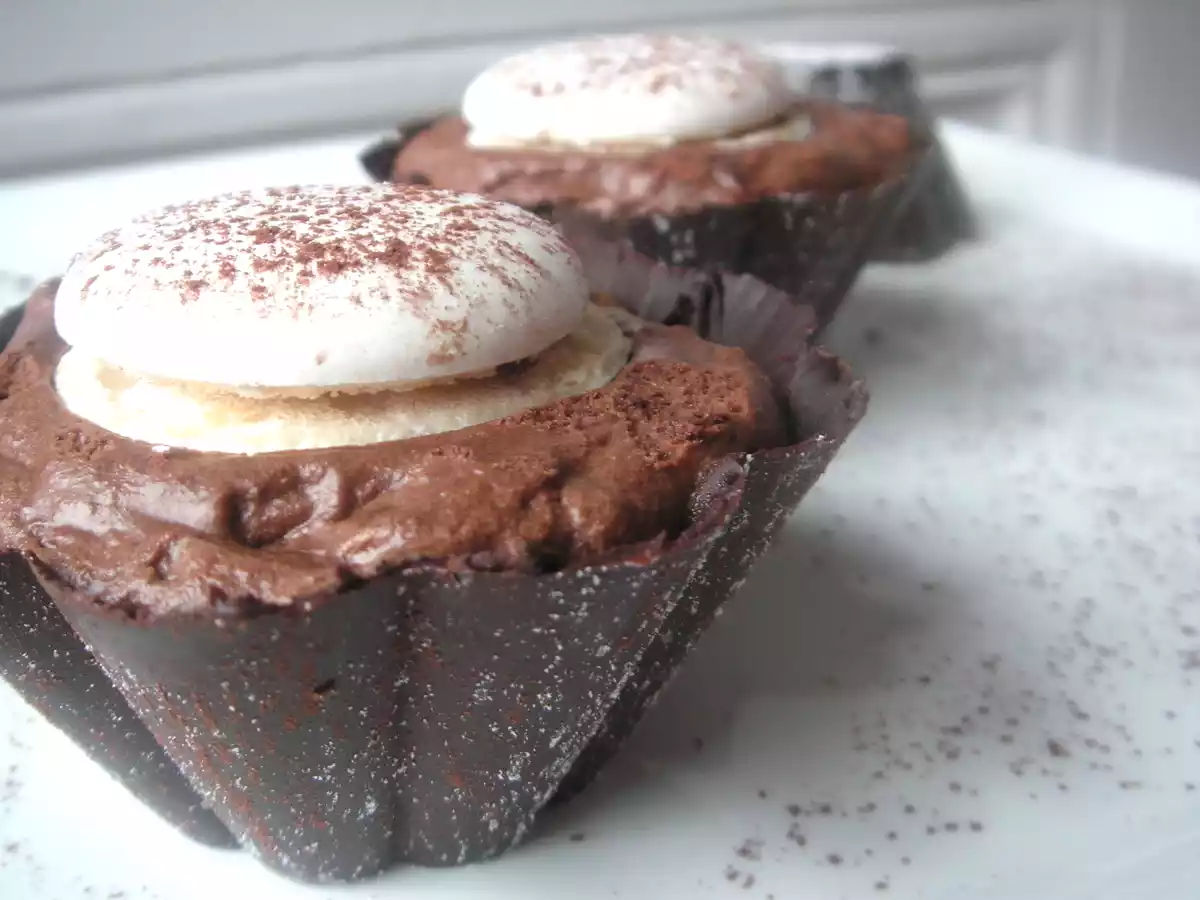 MOUSSE EN COQUE DE CHOCOLAT