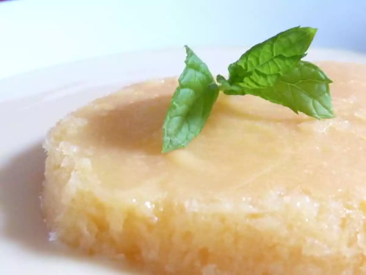 Mousse glacée de pêches sur lit de crème anglaise au basilic façon île flottante - photo 3