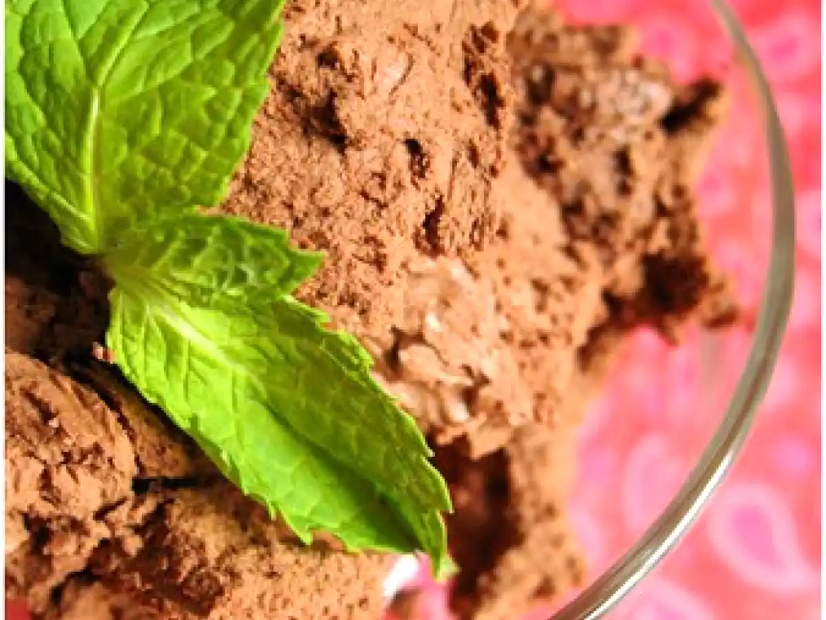 Mousse minérale au chocolat et à l'infusion de menthe