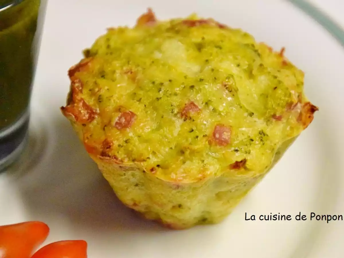 Muffin aux brocolis et saucisson