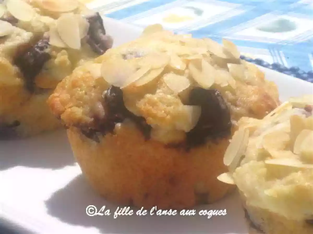 MUFFIN AUX CERISES FRAÎCHES ET AUX AMANDES - photo 2
