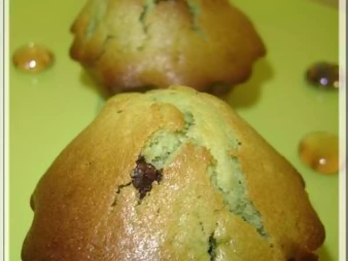 Muffins à la pistache et pépites de chocolat, coeur de poire