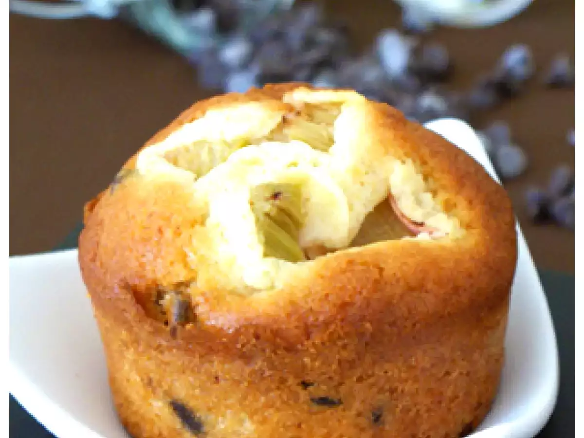Muffins à la rhubarbe, quatre épices et pépites de chocolat