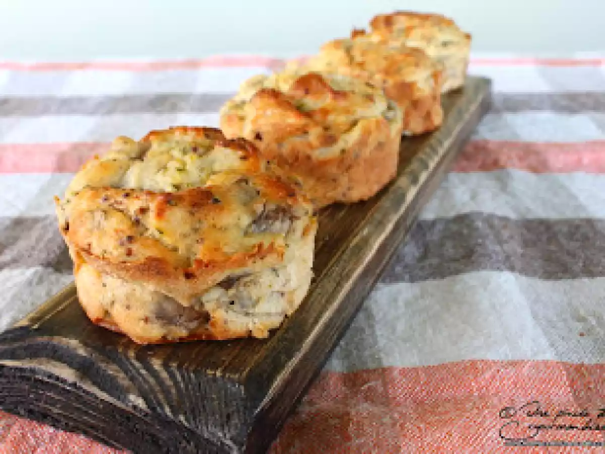 Muffins à la truite, aux champignons et à la courgette