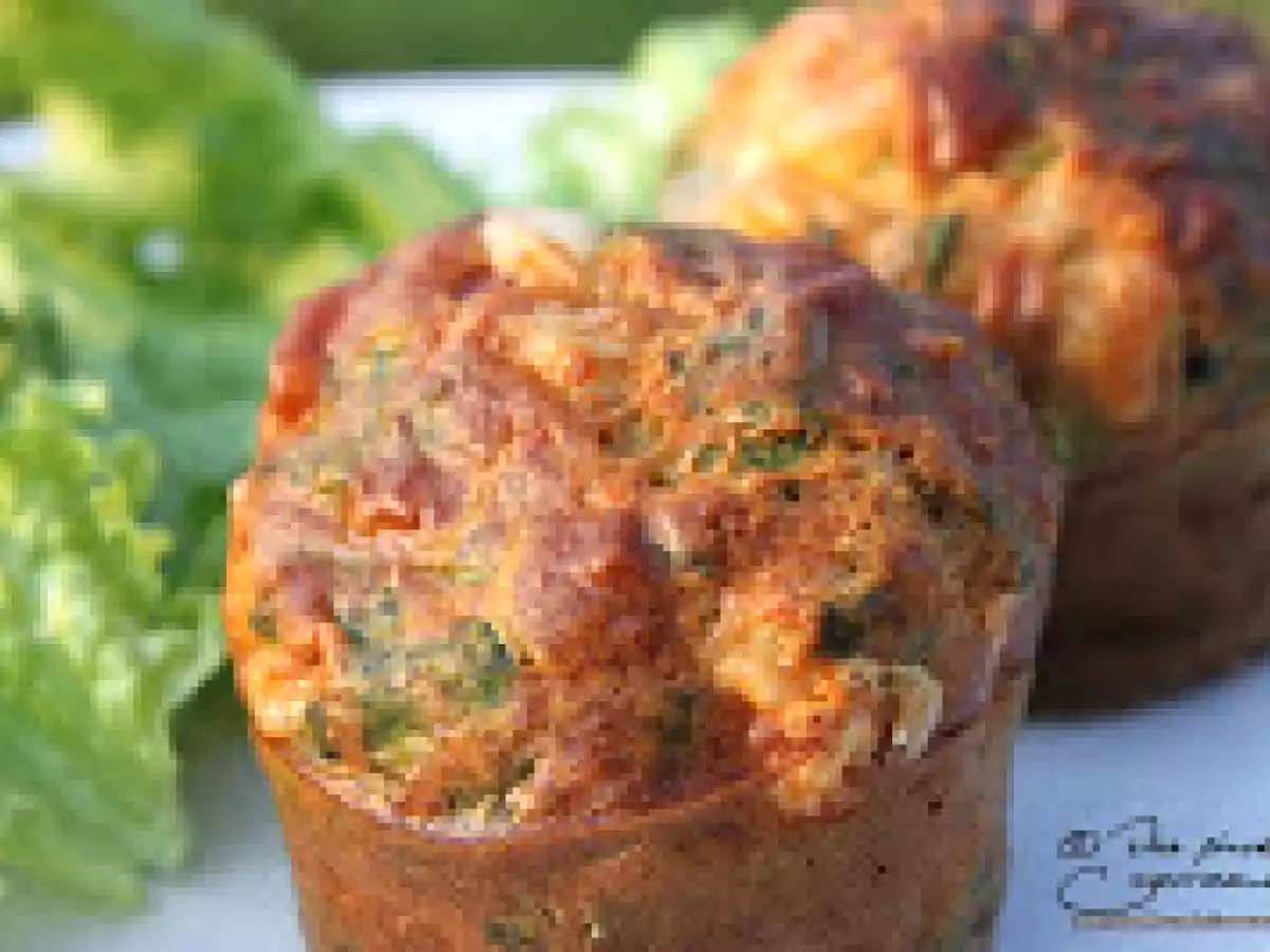 Muffins au beaufort, épinard et lardons
