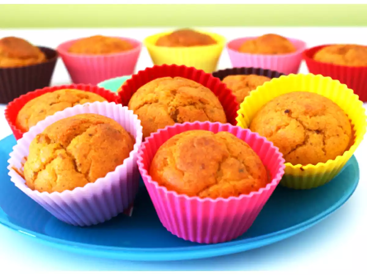 Muffins au caviar d?aubergines et pignons de pin