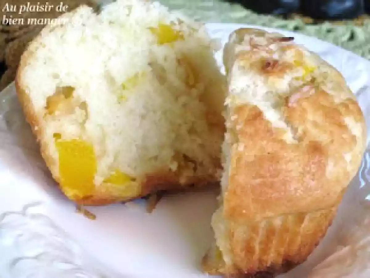 Muffins au lait de coco, mangue et au coeur de chocolat blanc