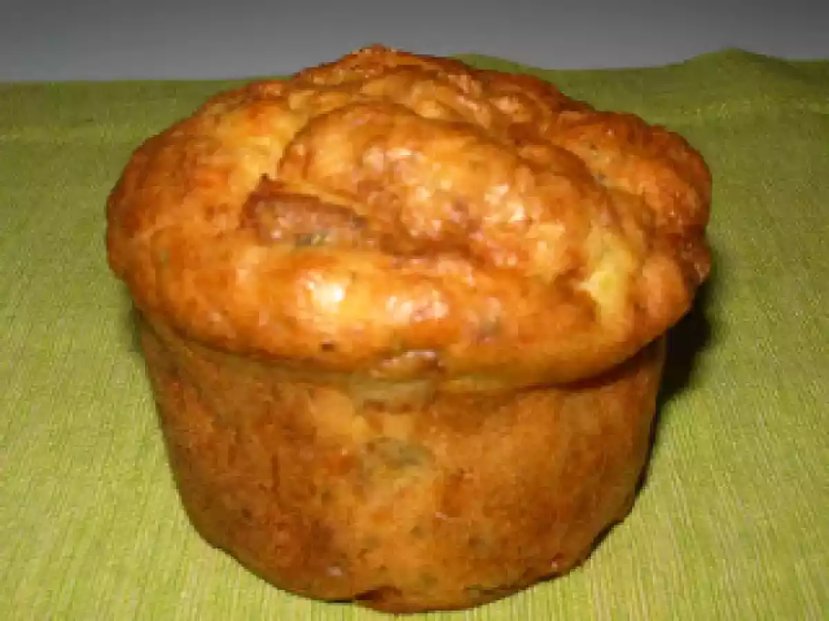 Muffins au pesto de roquette et tomates sechées