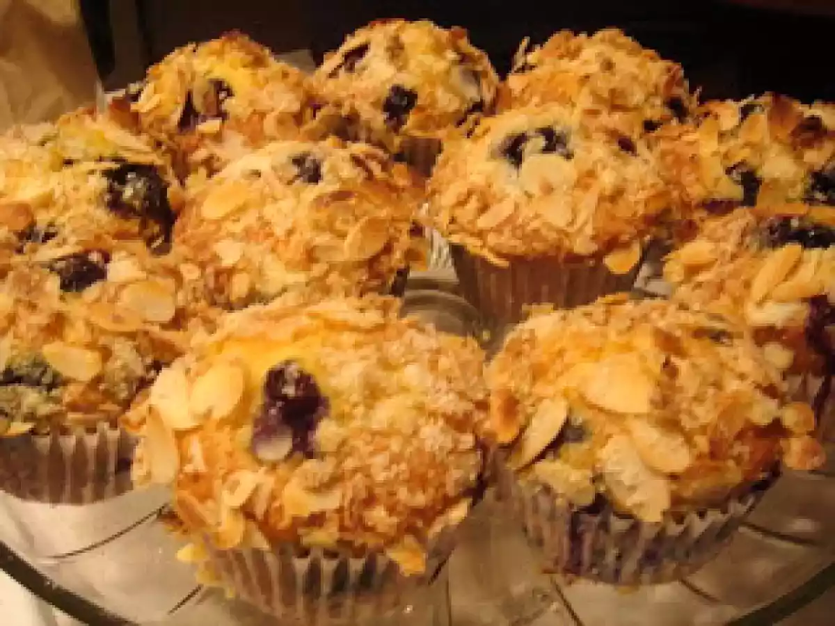 Muffins aux bleuets, à l'orange et aux amandes