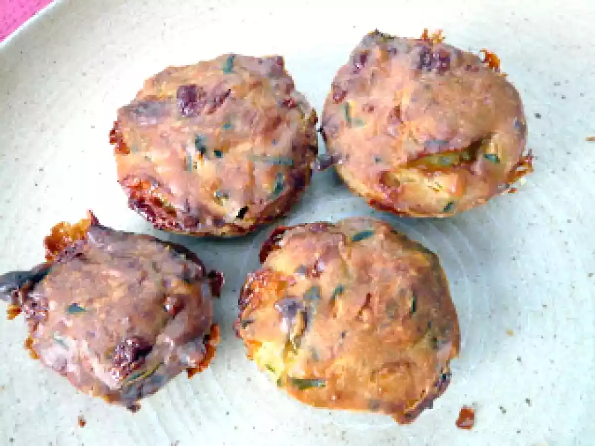 Muffins aux courgettes et au comté/Cheese and zucchini mini muffins /