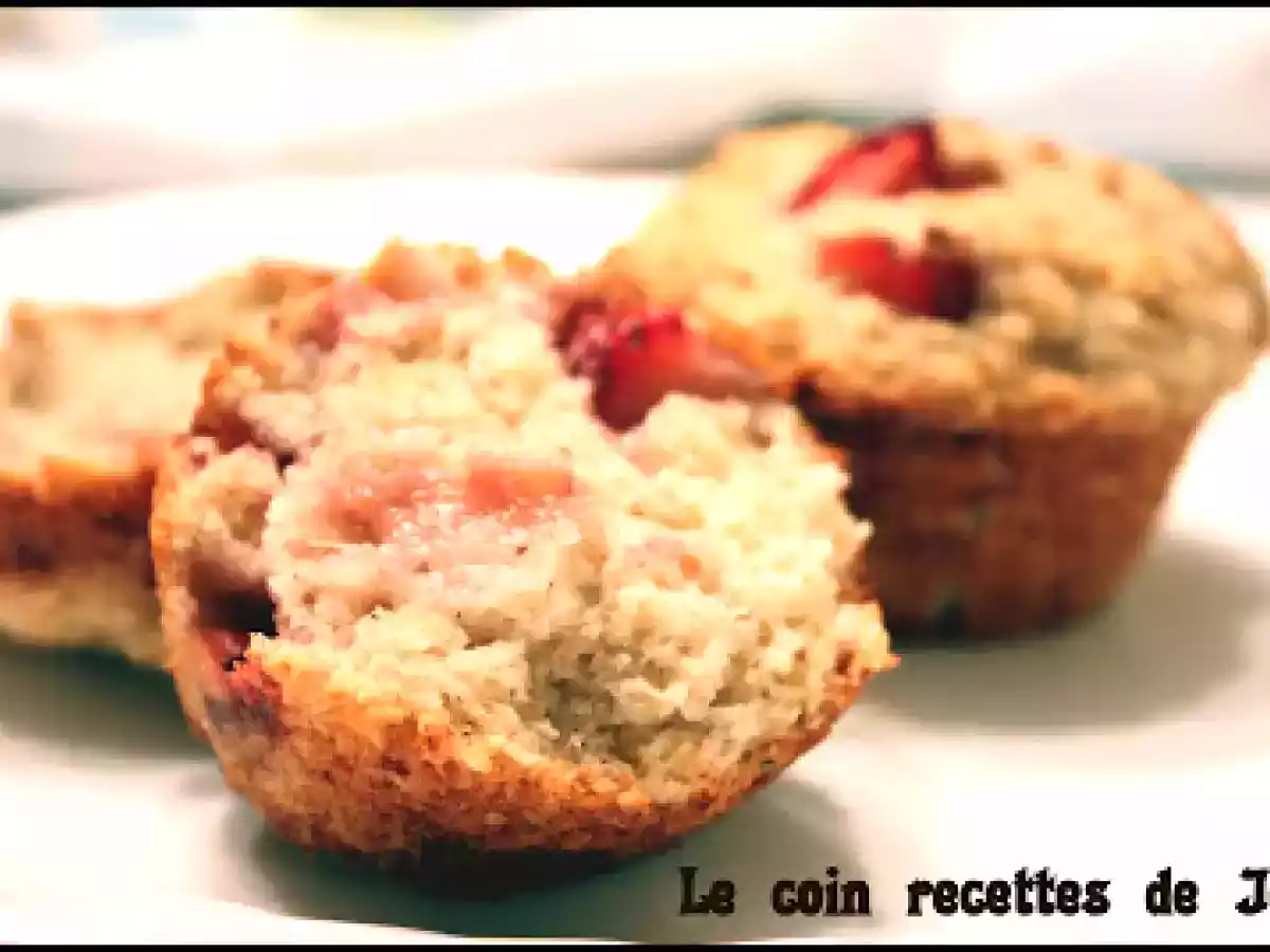 MUFFINS AUX FRAISES ET AUX BANANES