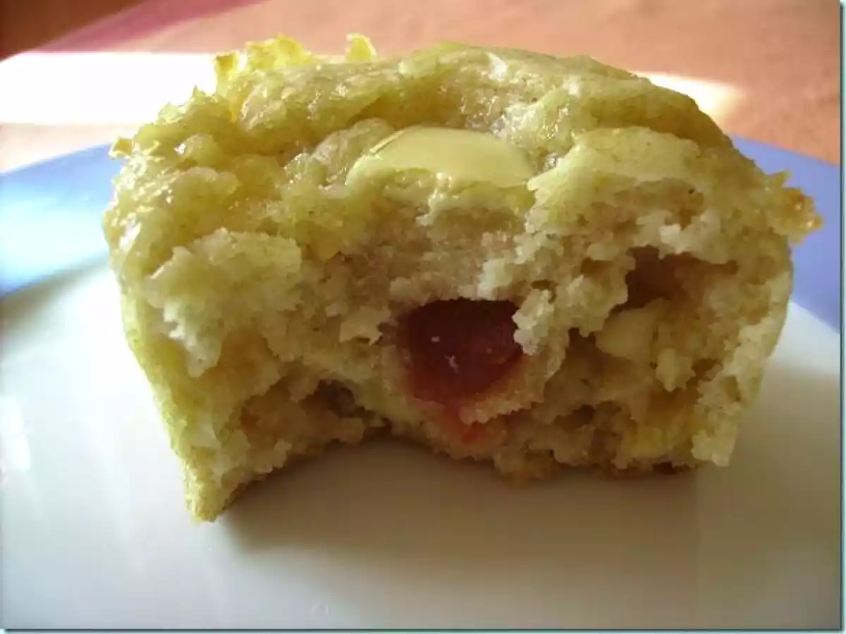 Muffins aux fraises séchées et au chocolat blanc