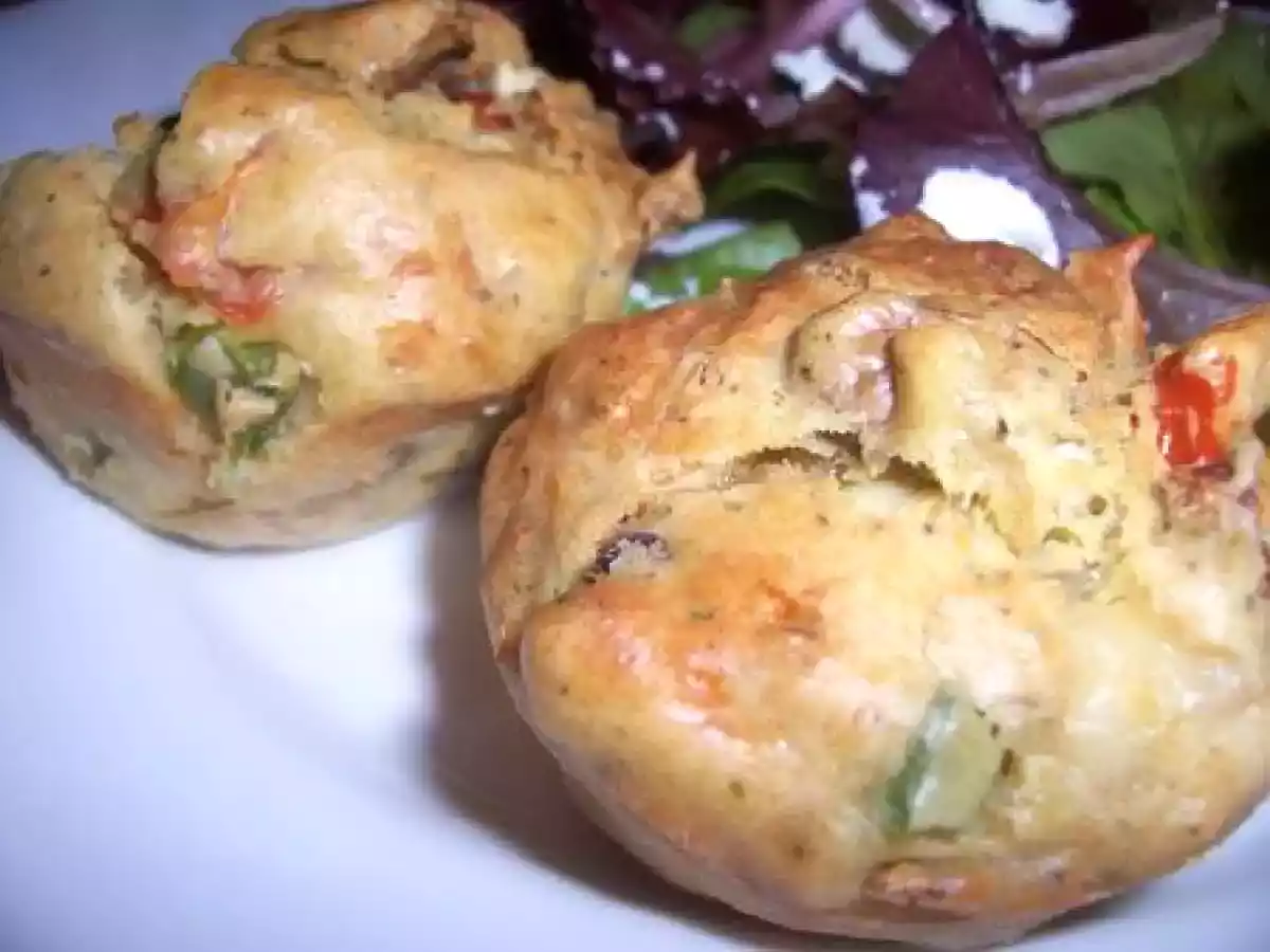 Muffins aux légumes parfumés au pesto