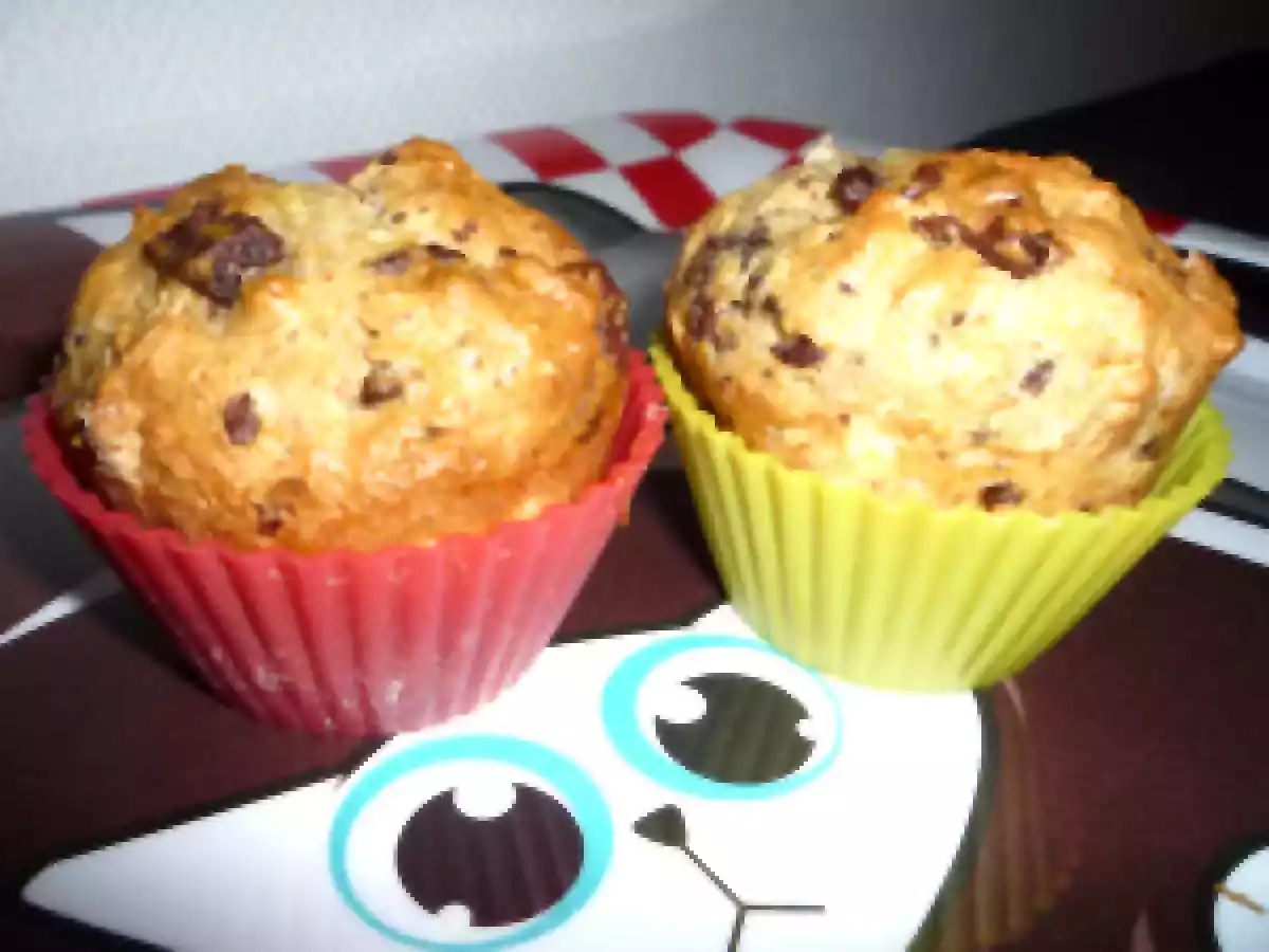 Muffins aux morceaux de chocolat et un peu à la banane