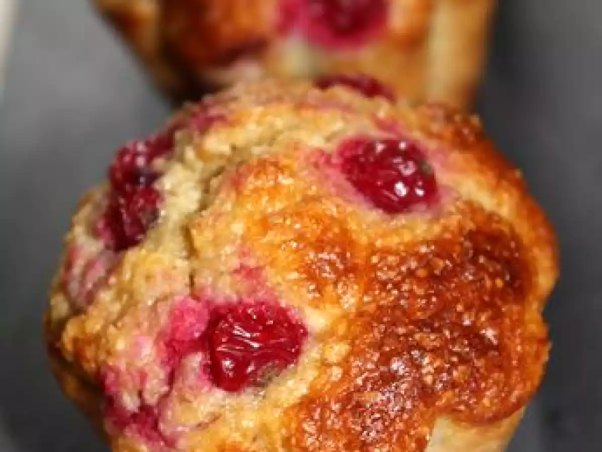 Muffins Moelleux au son d'avoine, banane et groseille