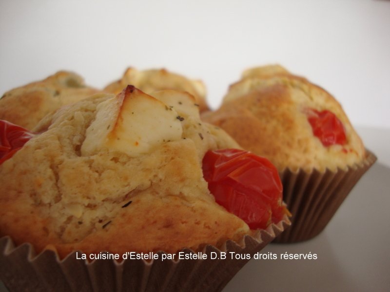 Muffins salés à la tomate et à la féta Recette Ptitchef