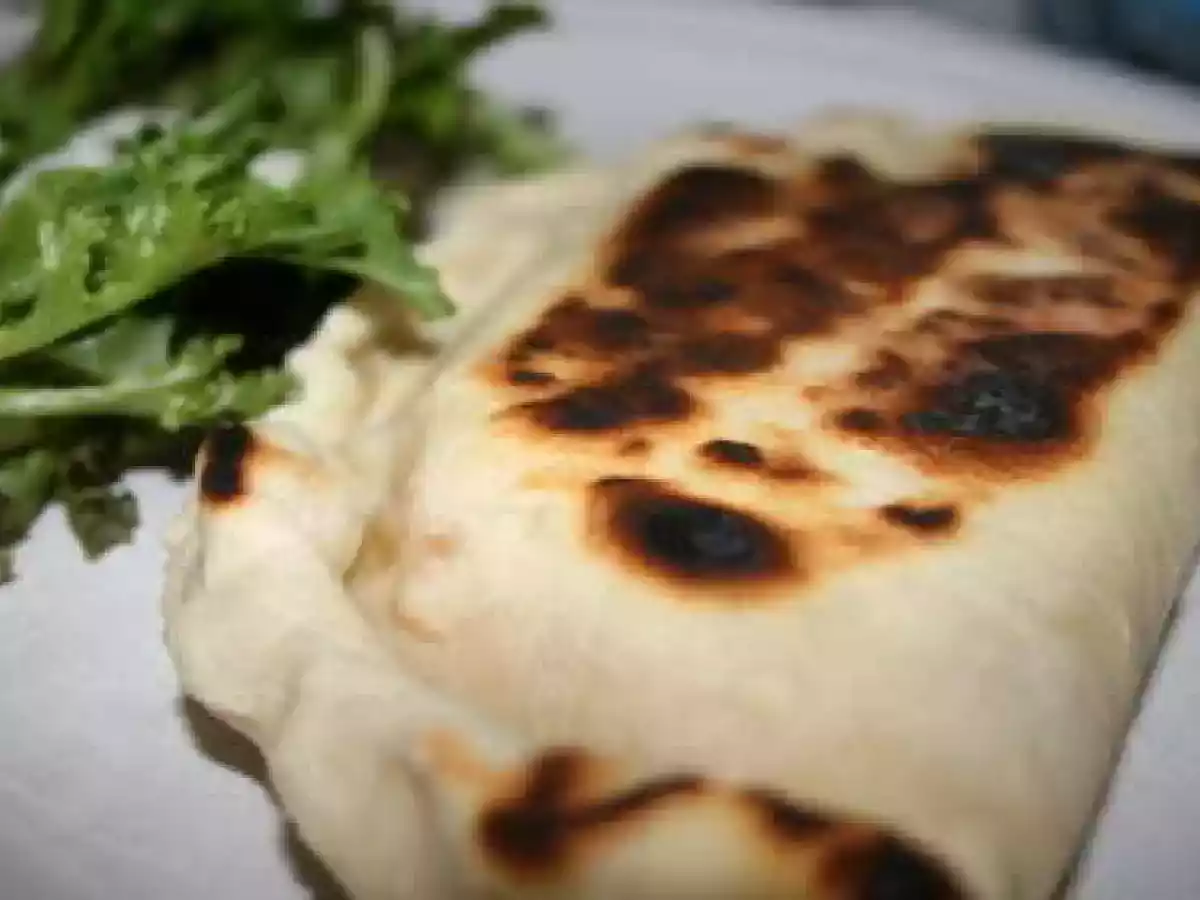 naans fourés aux légumes et au curry
