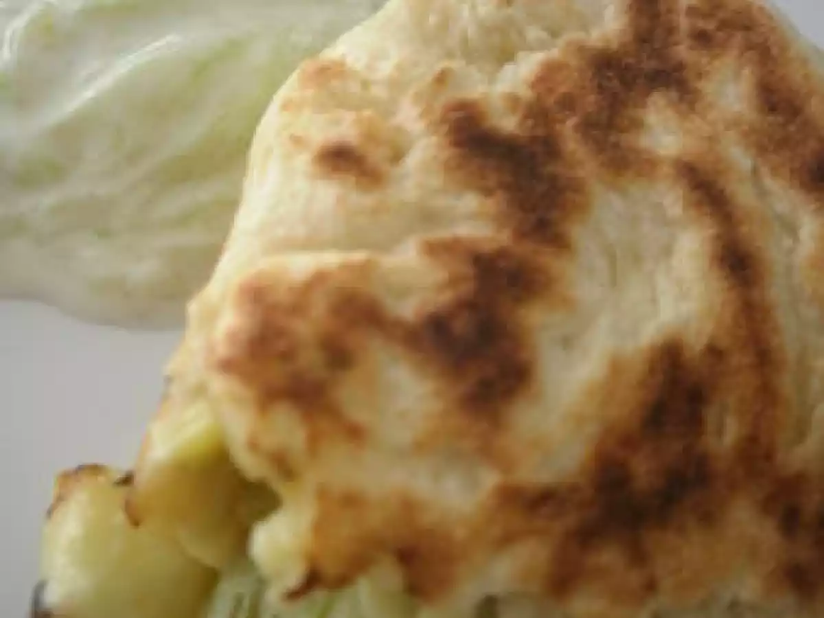 Naans fourrés à la fondue de poireaux. - photo 2