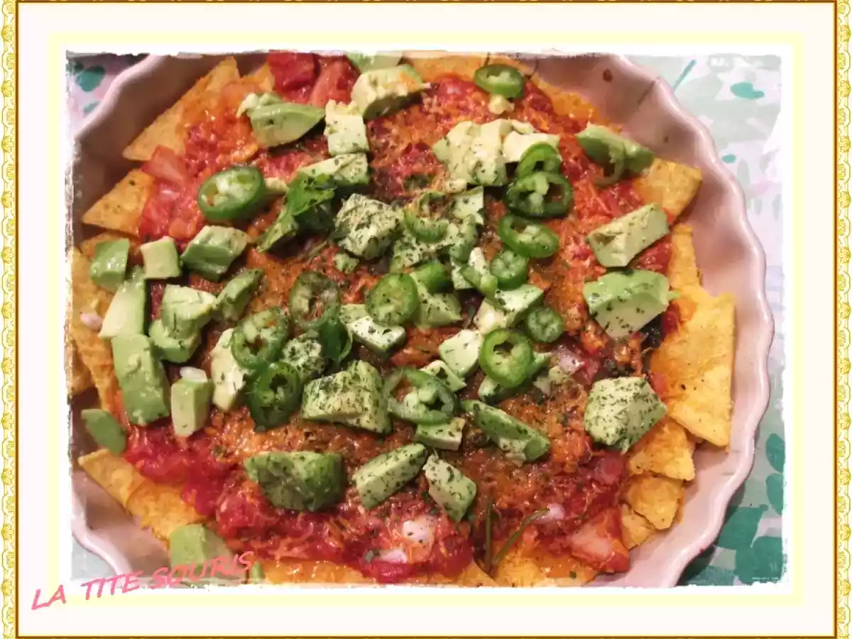 Nachos cheddar et avocat