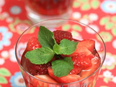 Nage de fraises & framboises au thé à la menthe, photo 3