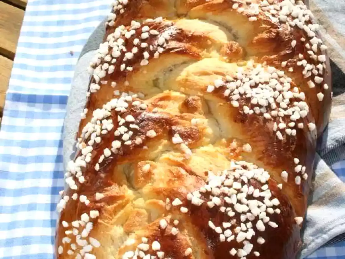 ^^Natte briochée à la pâte d'amande et au sucre perlé/Eiguisheim (Alsace)^^ - photo 2