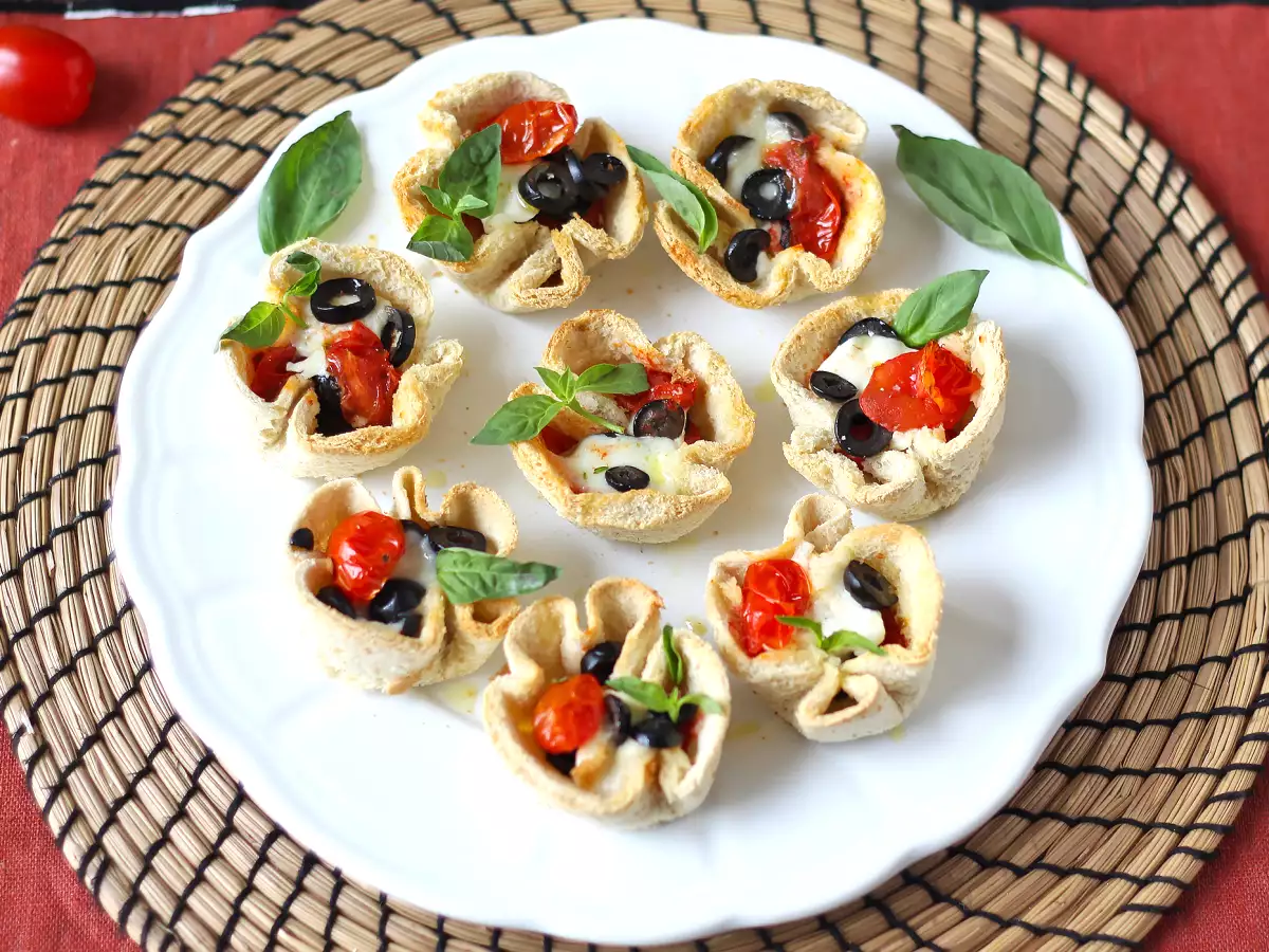 Nids de pain à la mozzarella, tomates et olives - photo 3