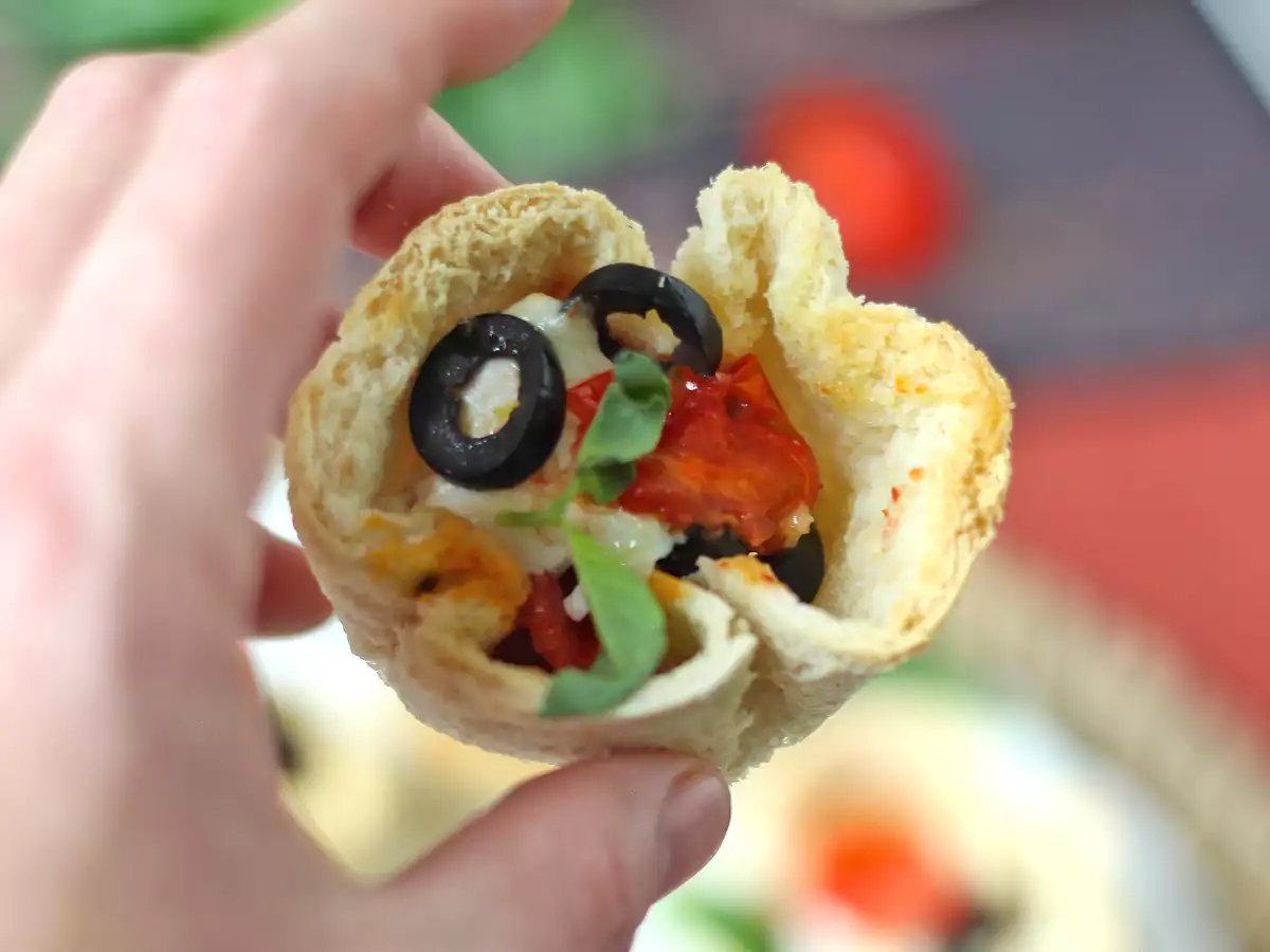 Nids de pain à la mozzarella, tomates et olives - photo 5