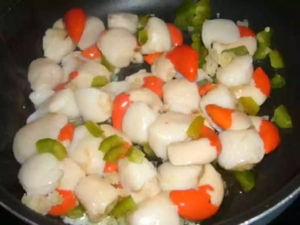 Nids de pétoncles à la fleur de sel, toasts de chorizo - photo 2