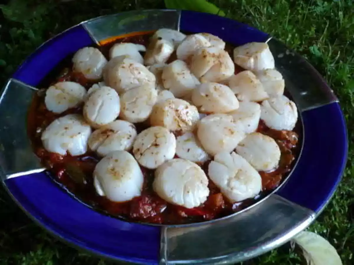 Noix de saint-jacques à la basquaise