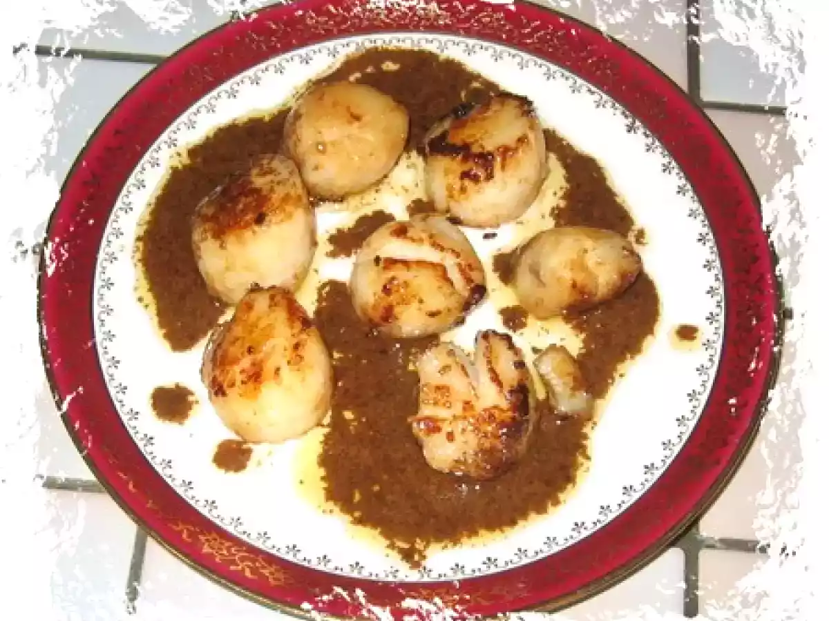 Noix de Saint-Jacques au vinaigre balsamique et à la crème