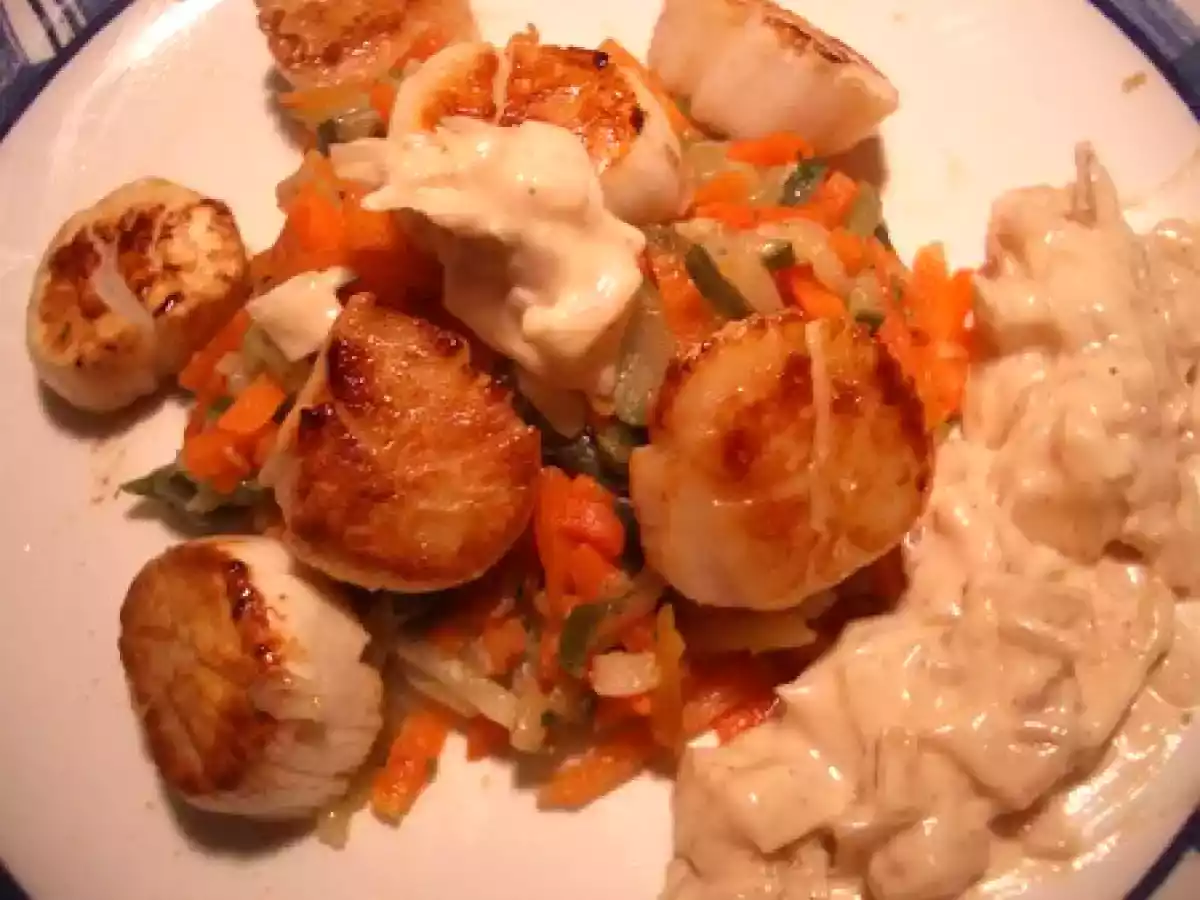 Noix de Saint Jacques poëlées, petite sauce à la badiane