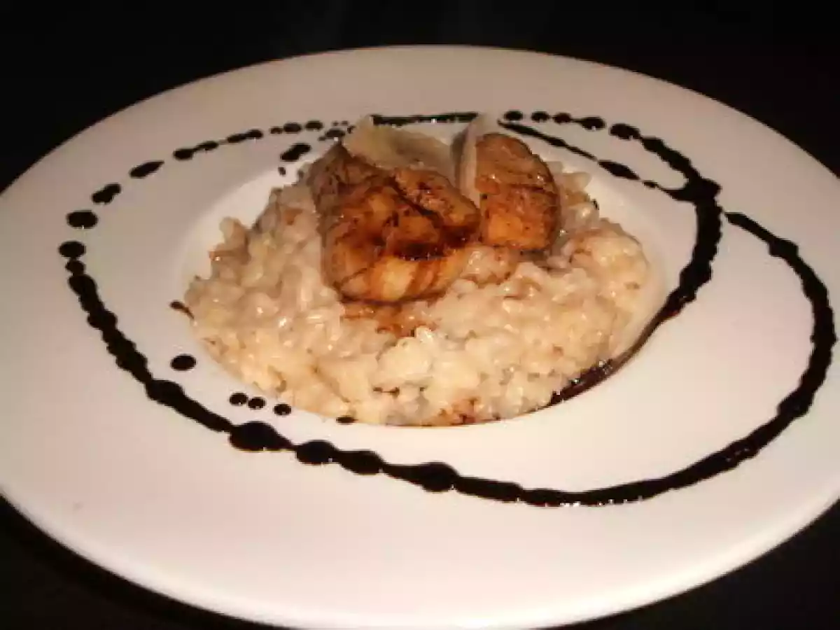Noix de Saint-Jacques poêlées, risotto au parmesan et caramel de balsamique