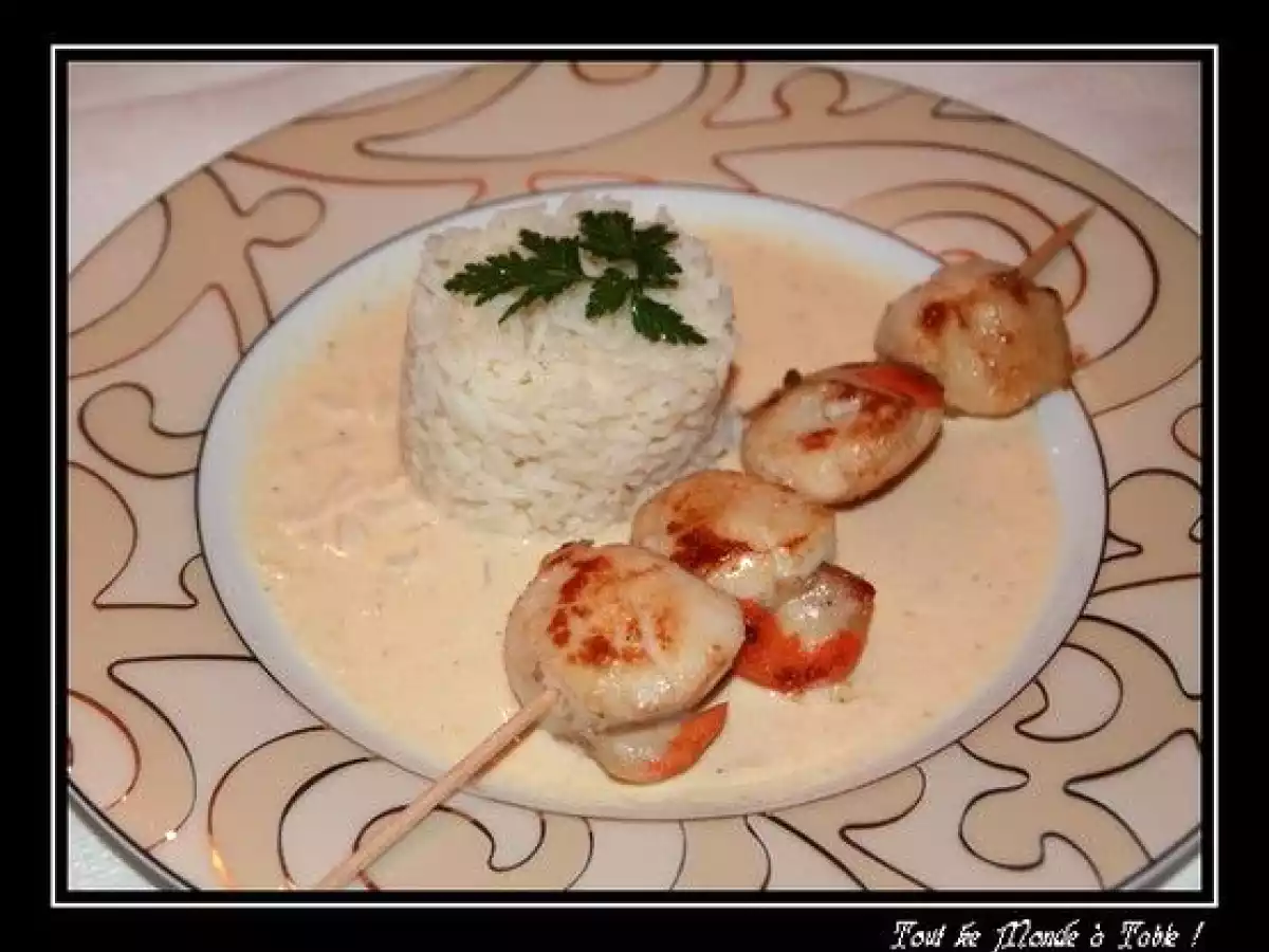 Noix de Saint-Jacques sauce échalote en brochette