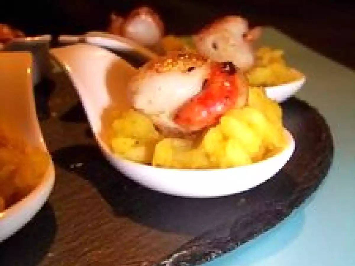 Noix de Saint-Jacques sur écrasé de pommes au curry