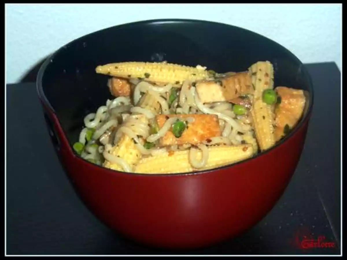 Nouilles chinoises au tofu et à la sauce coco-gingembre
