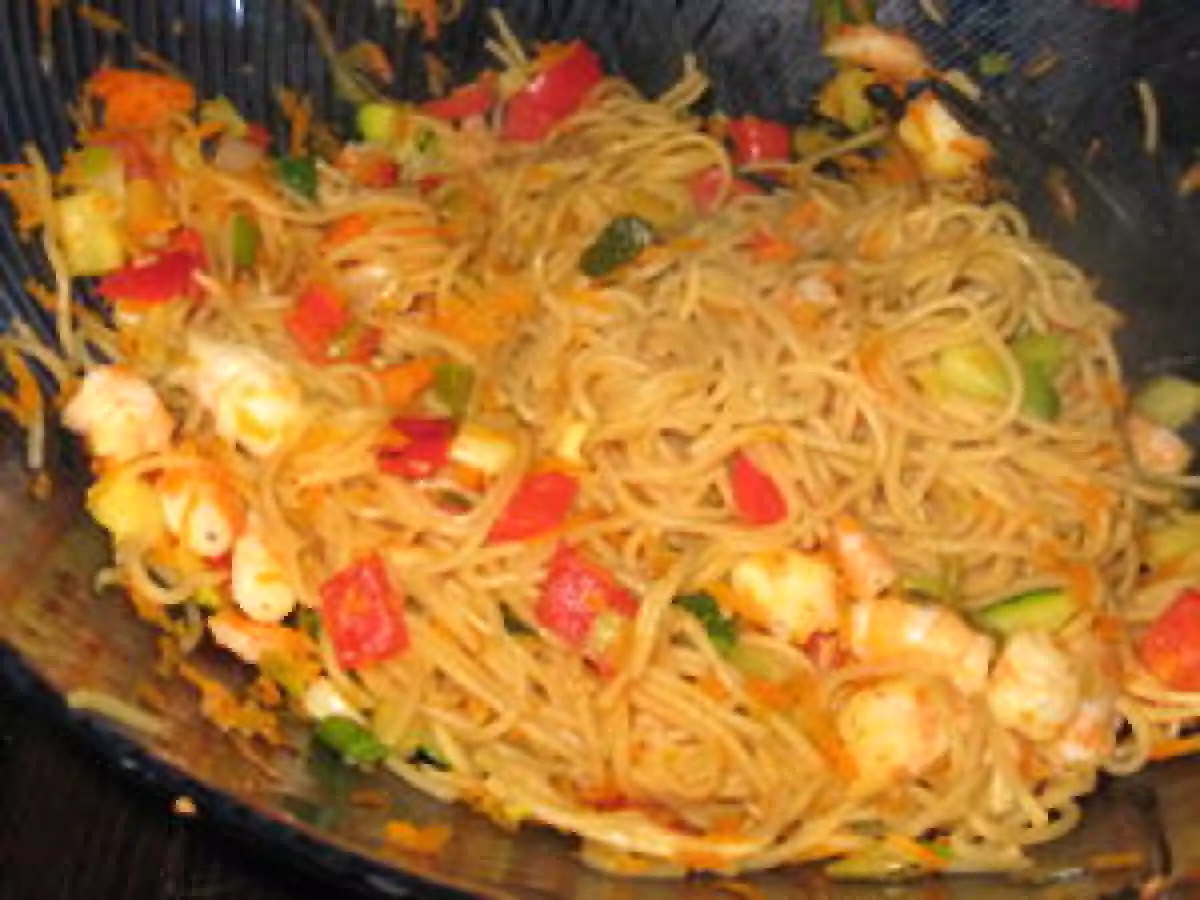 Nouilles chinoises, crevettes et petits légumes