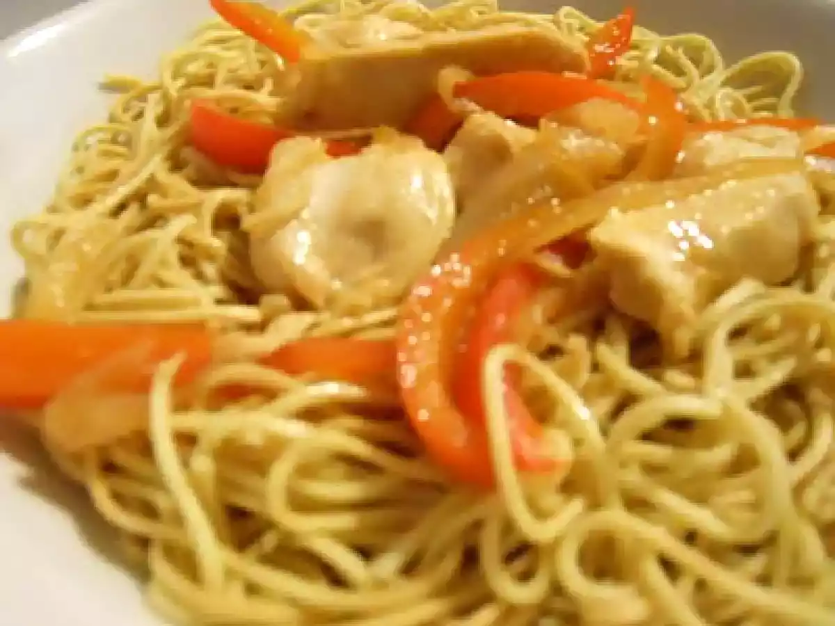 Nouilles chinoises sautées au poulet