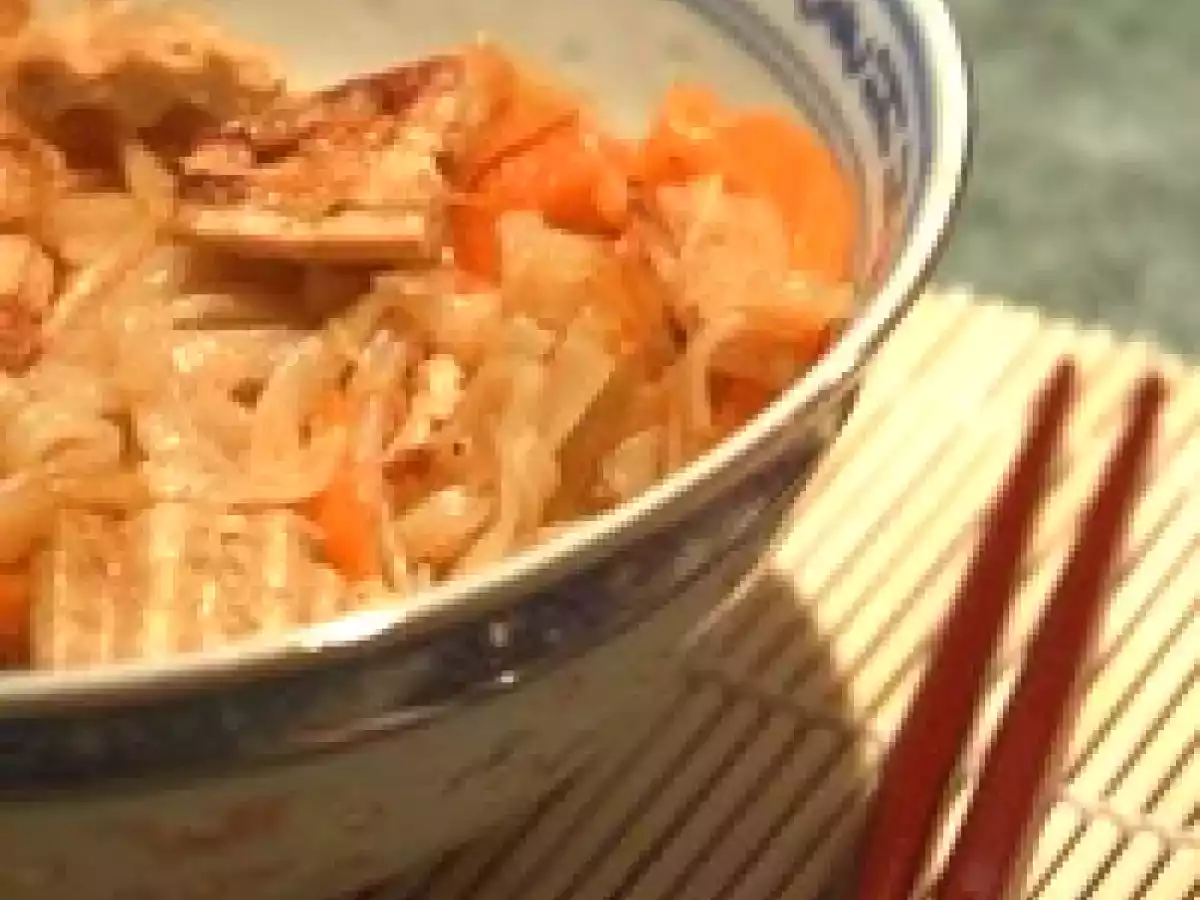 Nouilles de riz sautées au tofu mariné et gingembre, sans blé, sans lait