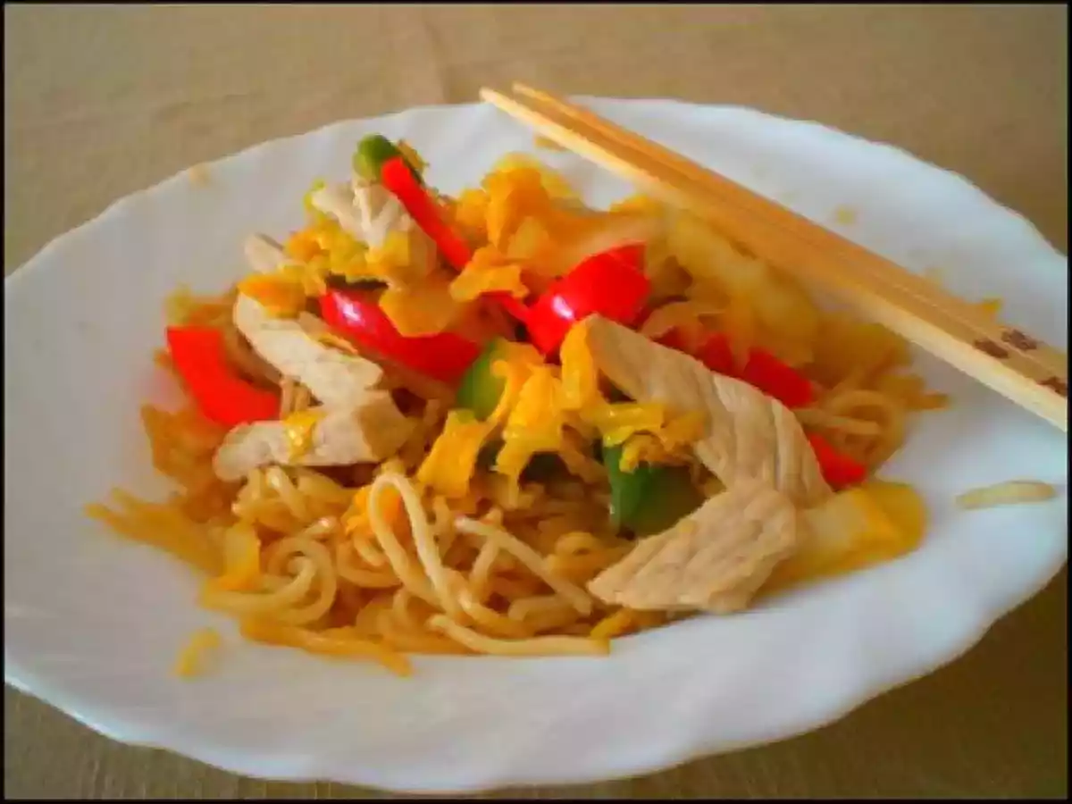 Nouilles frites à la japonaise (Yakisoba)