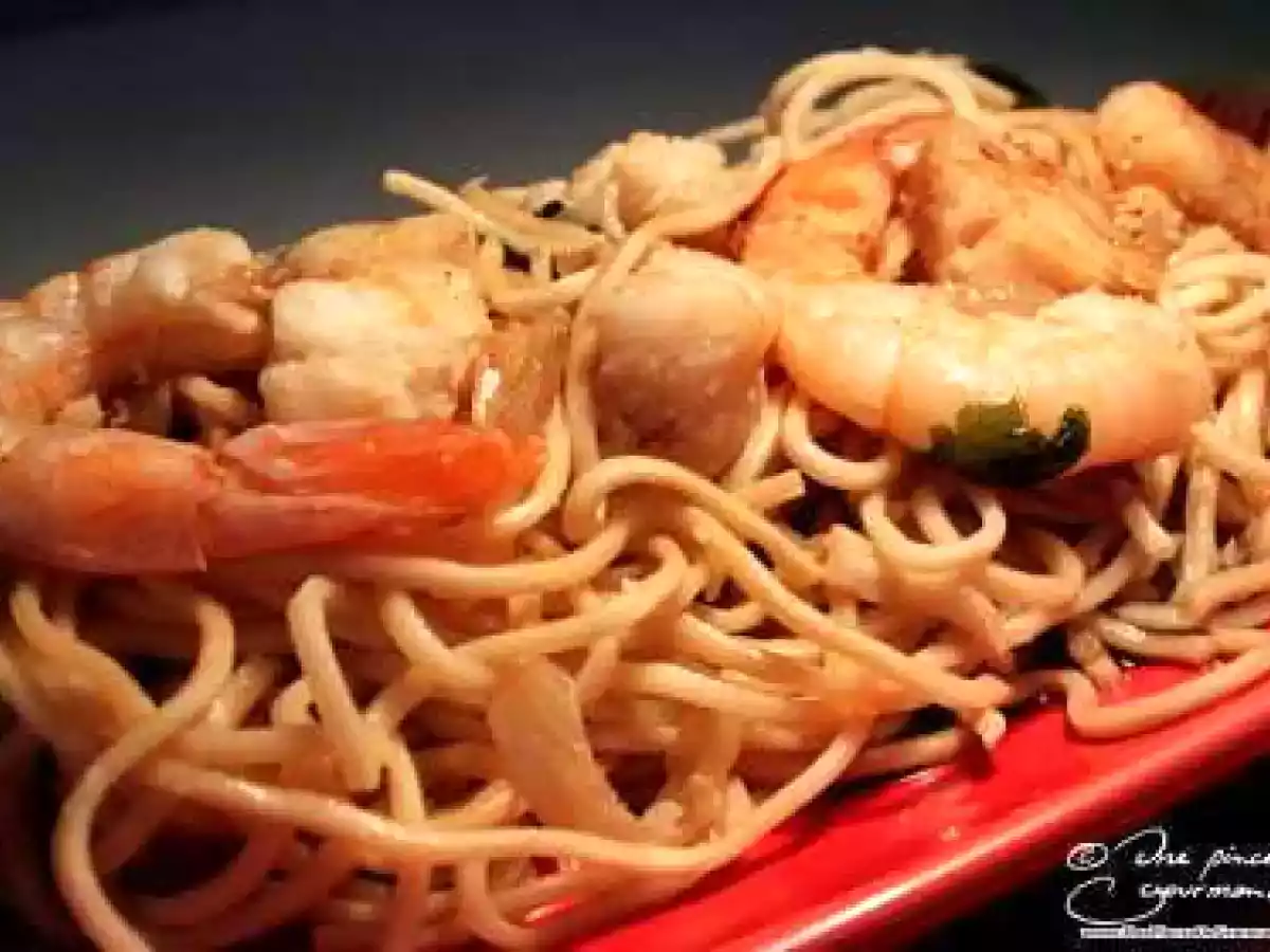 Nouilles sautées au poisson et aux crevettes - photo 2