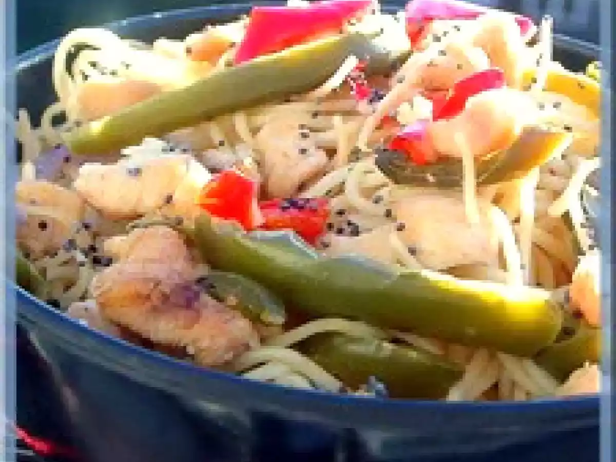 Nouilles sautées aux poivrons sauce aigres-doux