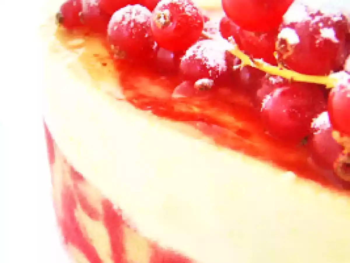 Nuage de fraises-framboises, un entremet tout en douceur et croquant.... - photo 3