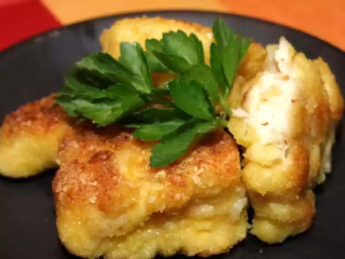 Nuggets de poulet en robe de parmesan et flocons de purée